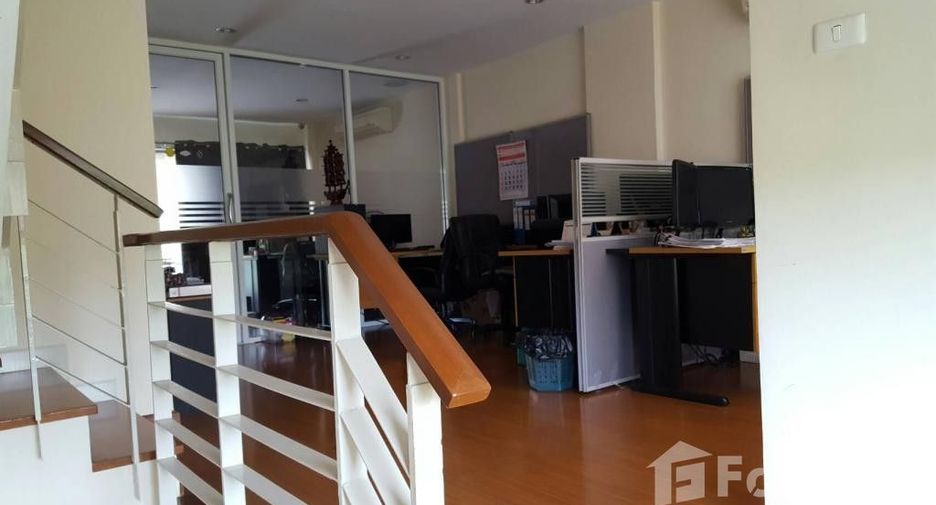 Reihenhaus zum Kauf und zur Miete mit 2 Zimmer in Prawet, Bangkok