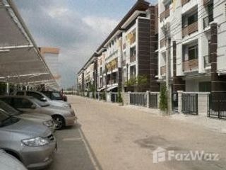 Reihenhaus zum Kauf und zur Miete mit 2 Zimmer in Prawet, Bangkok