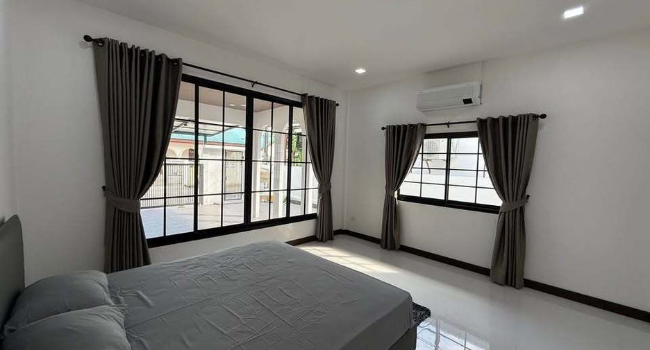 For rent 3 bedrooms house in Mueang Phuket, Phuket