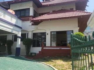 À vendre et à louer 3 chambres maison à Bang Khae, Bangkok