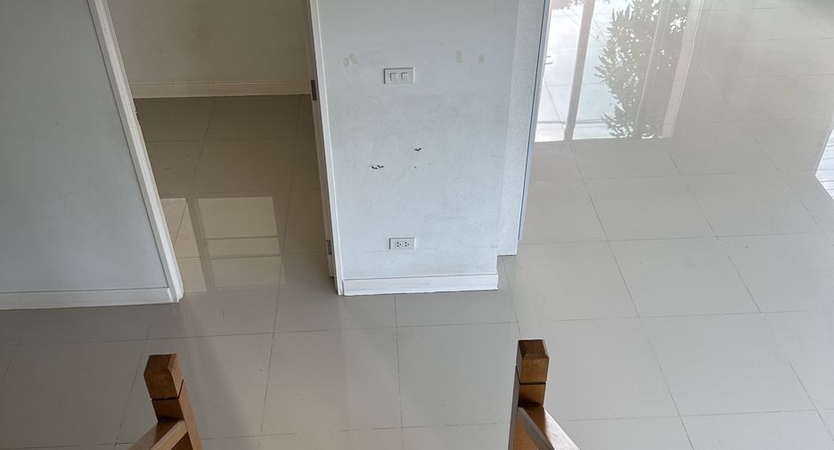 For sale 3 bedrooms house in Khlong Sam Wa, Bangkok