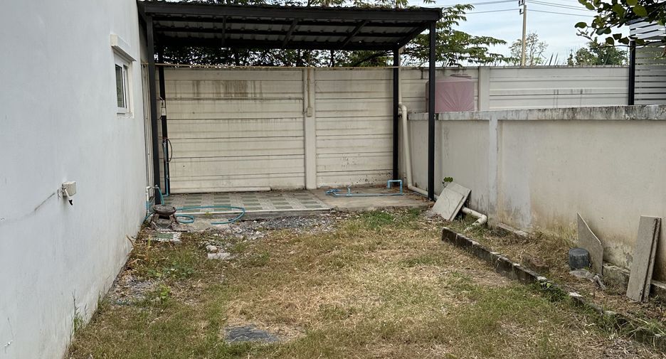 For sale 3 bedrooms house in Khlong Sam Wa, Bangkok