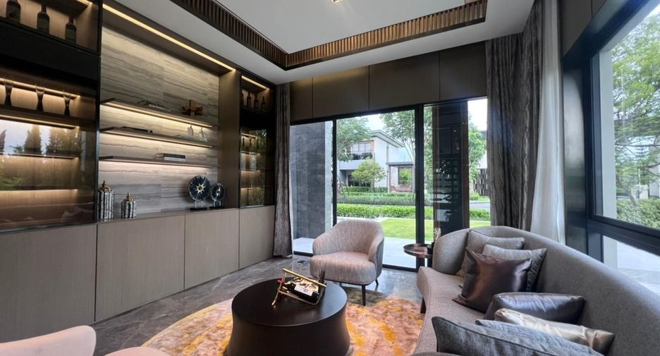 For sale 5 bedrooms villa in Bang Phli, Samut Prakan