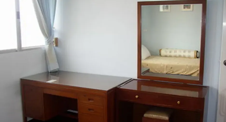 For sale and for rent 2 bedrooms condo in Watthana, Bangkok