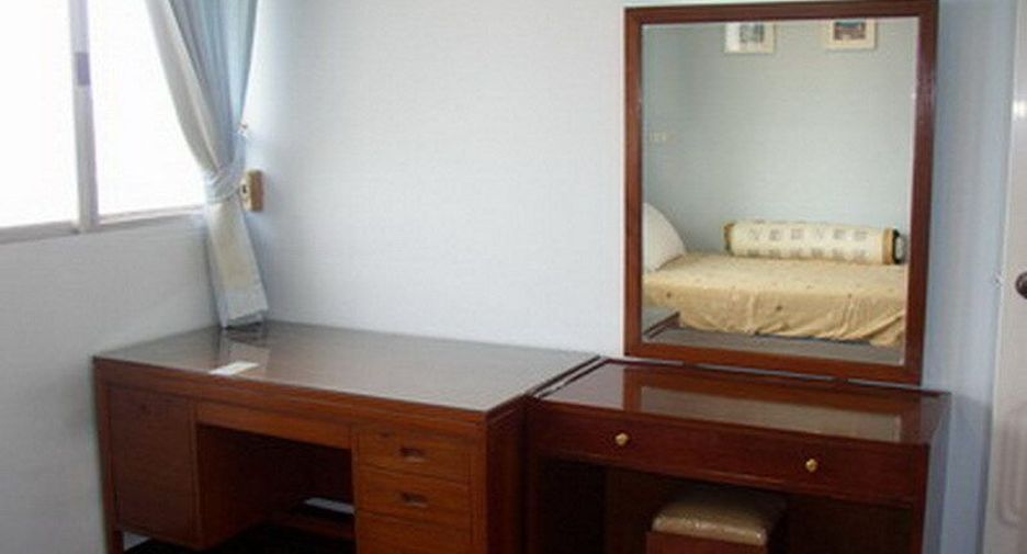 À vendre et à louer 2 chambres condo à Watthana, Bangkok