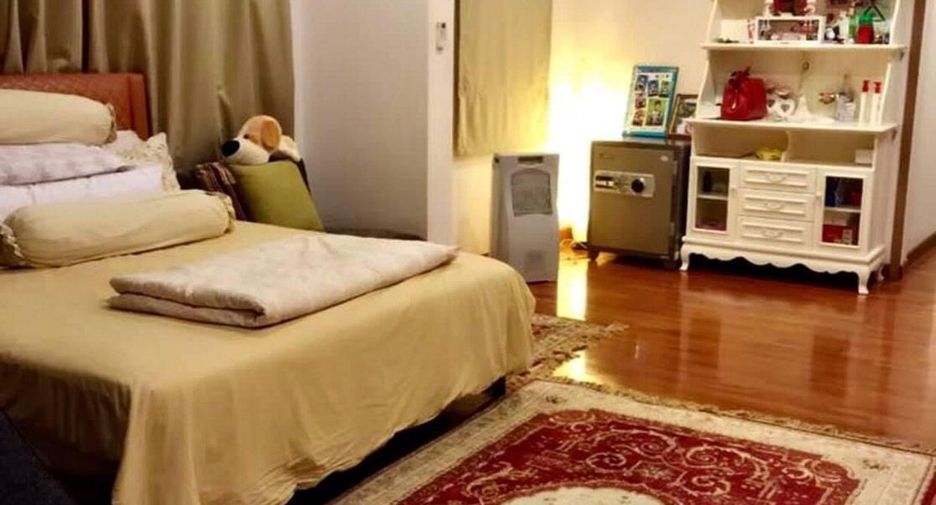 For sale 4 bedrooms house in Sai Mai, Bangkok