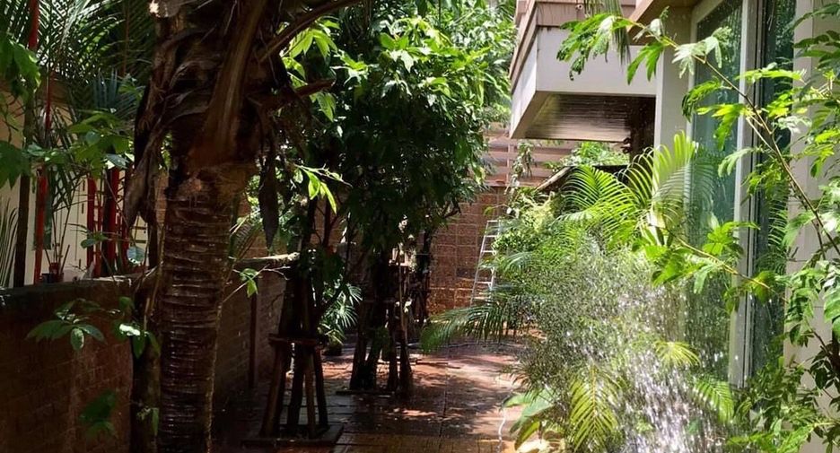 For sale 4 bedrooms house in Sai Mai, Bangkok