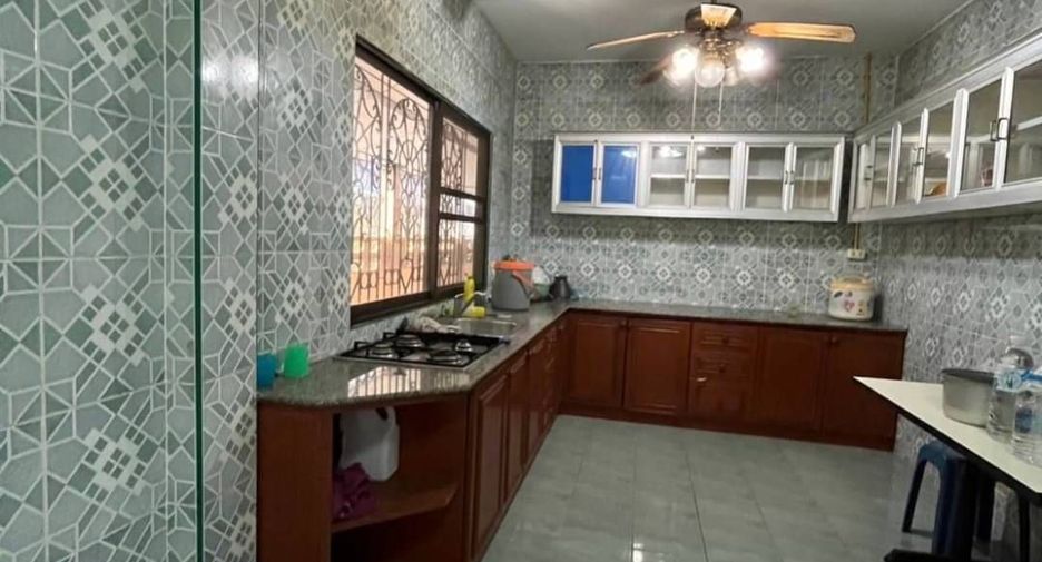 Haus zum Kauf mit 2 Zimmer in Bang Lamung, Chonburi