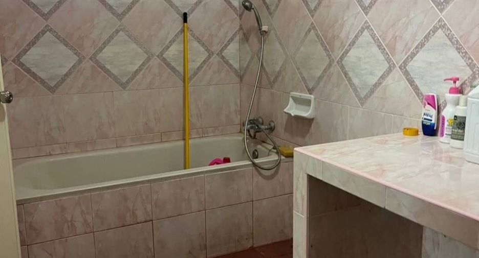 Haus zum Kauf mit 2 Zimmer in Bang Lamung, Chonburi