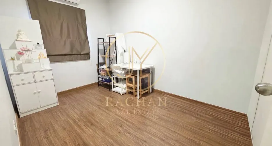 Casa adosada en venta de 3 habitaciones en Bang Kruai, Nonthaburi