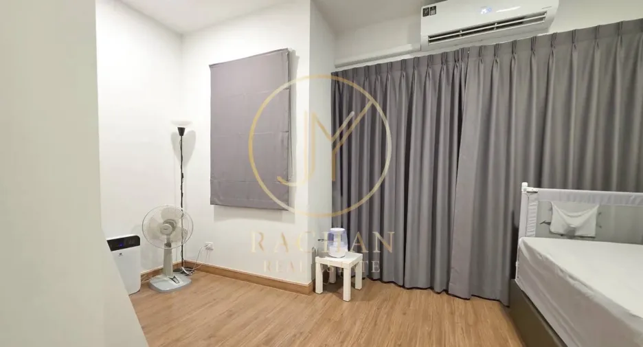 Casa adosada en venta de 3 habitaciones en Bang Kruai, Nonthaburi