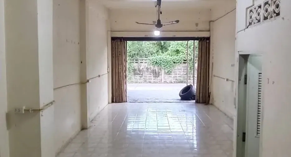 For sale and for rent retail Space in Mueang Nakhon Sawan, Nakhon Sawan