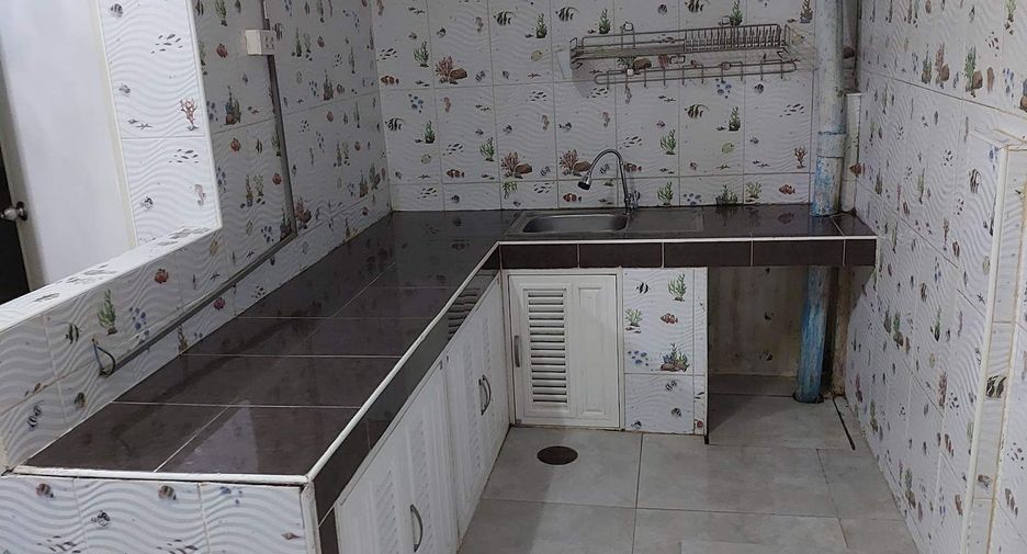 Reihenhaus zum Kauf mit 3 Zimmer in Si Racha, Chonburi