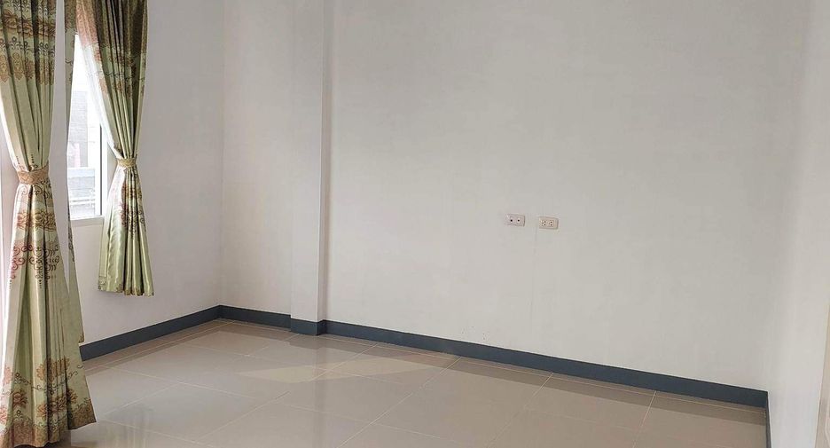 Reihenhaus zum Kauf mit 3 Zimmer in Si Racha, Chonburi