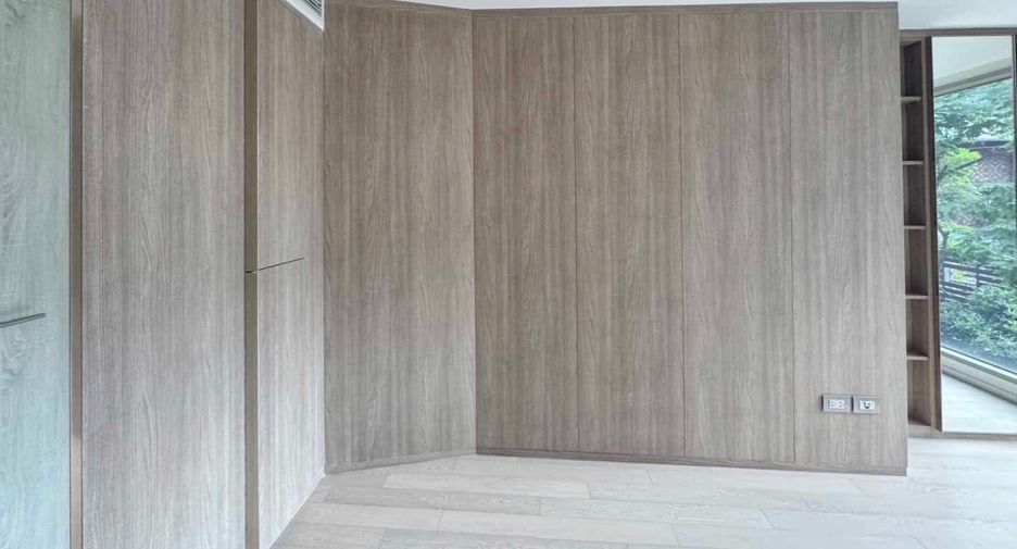 For sale 1 bed condo in Khlong Toei, Bangkok