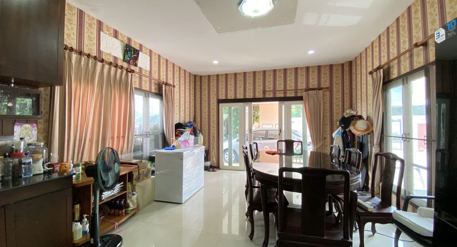 For sale 5 bedrooms house in Khlong Sam Wa, Bangkok