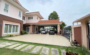 For sale 5 bedrooms house in Khlong Sam Wa, Bangkok