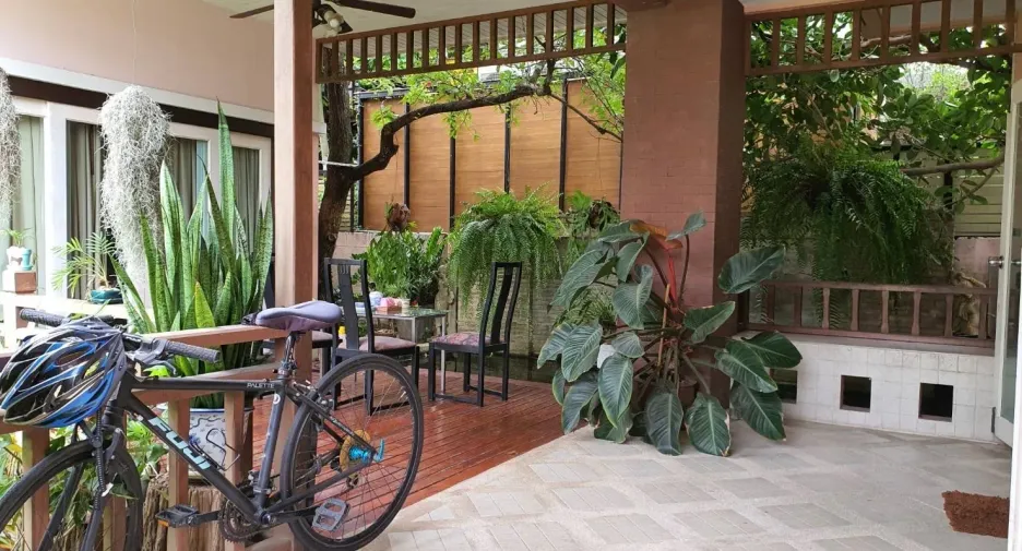 For sale 5 bedrooms house in Khlong Sam Wa, Bangkok