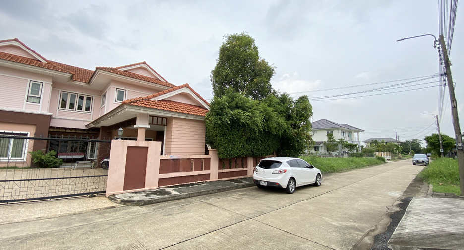 For sale 5 bedrooms house in Khlong Sam Wa, Bangkok