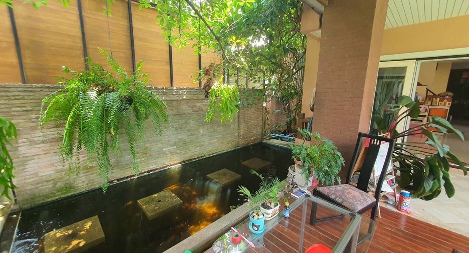 For sale 5 bedrooms house in Khlong Sam Wa, Bangkok