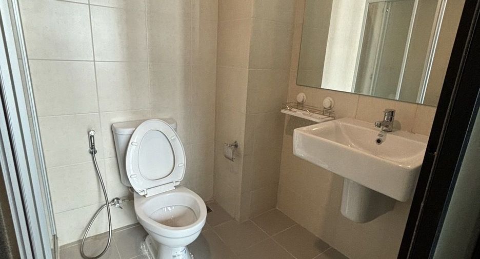 For sale 1 bed condo in Si Racha, Chonburi