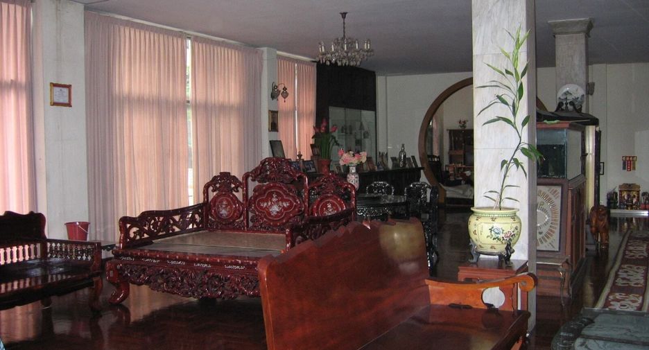 Продажа 8 спальни дом в Чом Тхонг, Бангкок