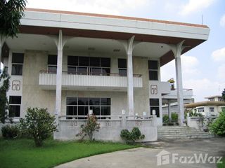 Haus zum Kauf mit 8 Zimmer in Chom Thong, Bangkok