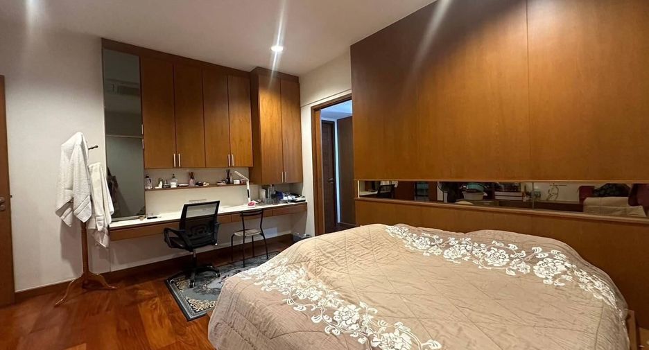 For sale 5 bedrooms house in Bang Khae, Bangkok