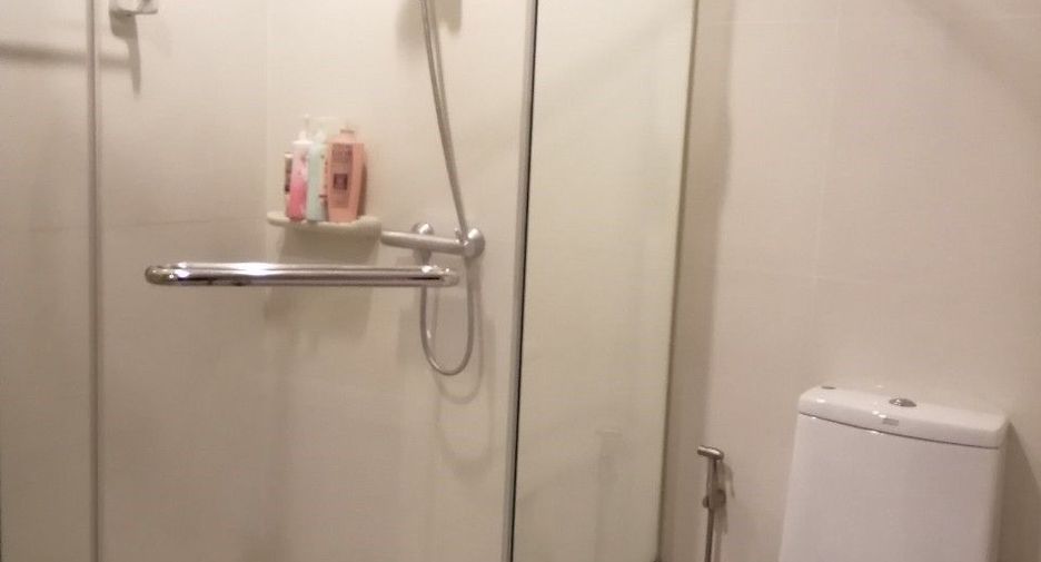 Condo en venta de 2 habitaciones en Huai Khwang, Bangkok
