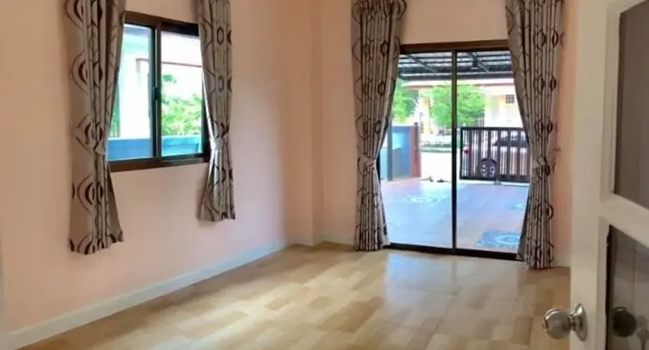 For sale 4 bedrooms house in Nong Chok, Bangkok