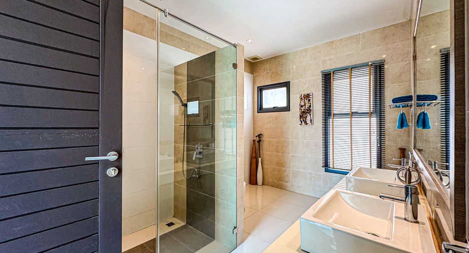 Villa en venta y en alquiler de 4 habitaciones en Mueang Phuket, Phuket