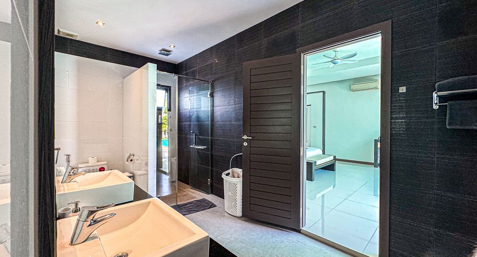Villa en venta y en alquiler de 4 habitaciones en Mueang Phuket, Phuket