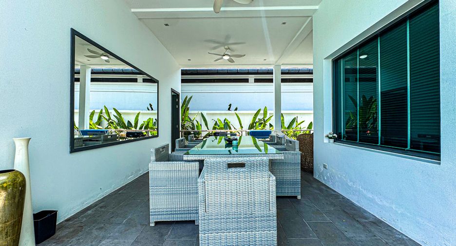 Villa en venta y en alquiler de 4 habitaciones en Mueang Phuket, Phuket