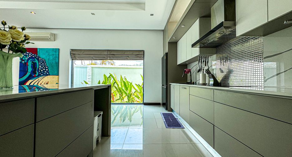 Villa en venta y en alquiler de 4 habitaciones en Mueang Phuket, Phuket