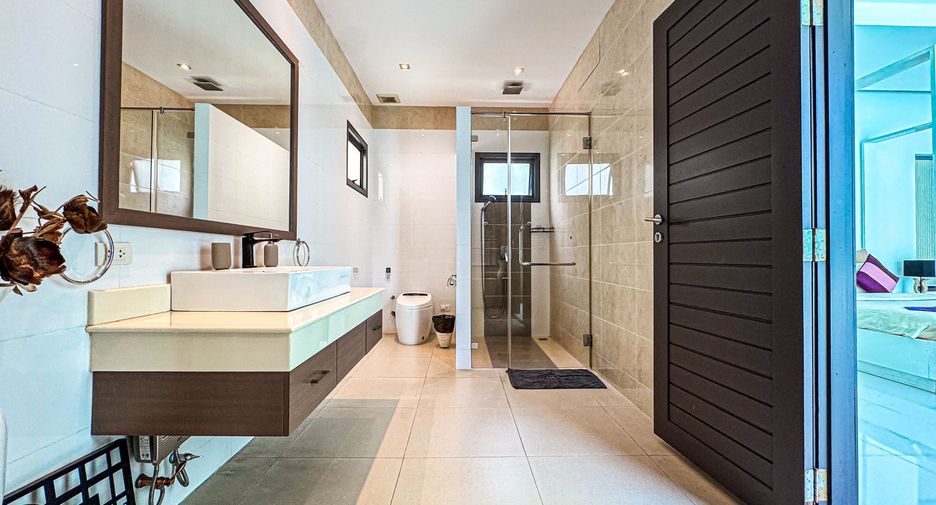 Villa en venta y en alquiler de 4 habitaciones en Mueang Phuket, Phuket