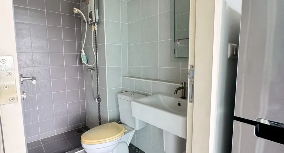 For sale 1 bed condo in Mueang Rayong, Rayong