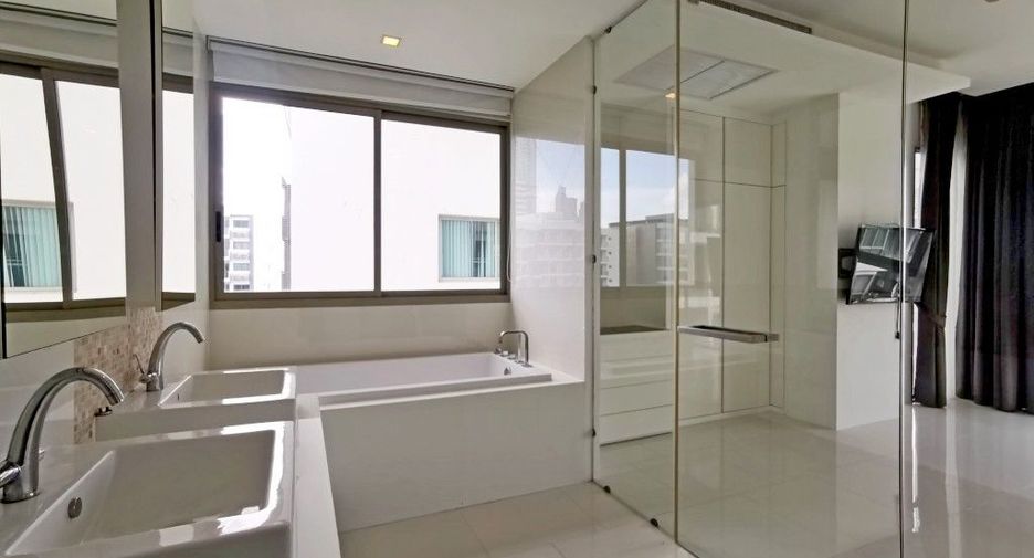For rent 2 bedrooms condo in Bang Lamung, Chonburi