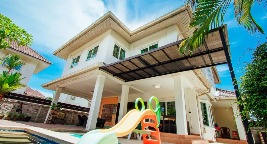 For rent 3 bedrooms villa in Bang Lamung, Chonburi
