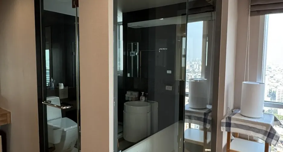 For sale 1 bed condo in Phaya Thai, Bangkok