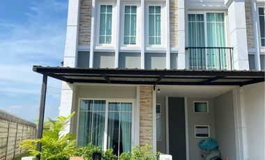For sale 3 bedrooms townhouse in Ban Pho, Chachoengsao