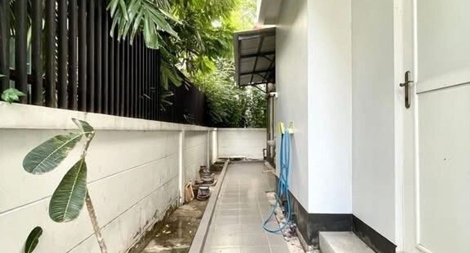 For sale 5 bedrooms house in Bang Phli, Samut Prakan