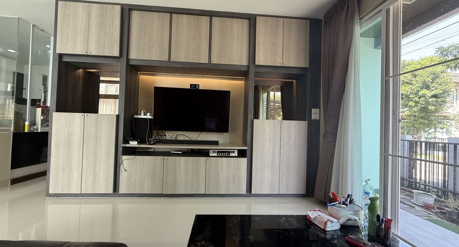 For sale 5 bedrooms house in Bang Phli, Samut Prakan