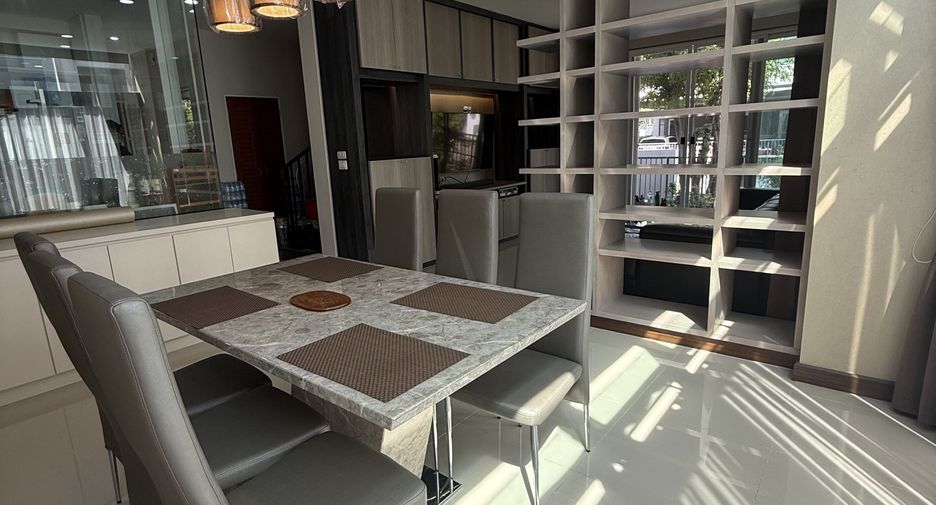 For sale 5 bedrooms house in Bang Phli, Samut Prakan