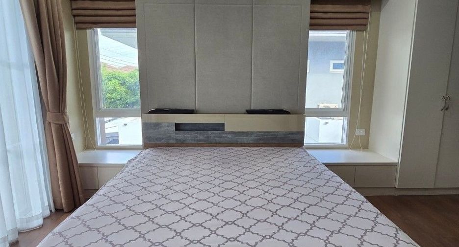 For sale 5 bedrooms house in Bang Phli, Samut Prakan
