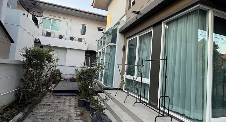 For sale 5 bedrooms house in Bang Phli, Samut Prakan