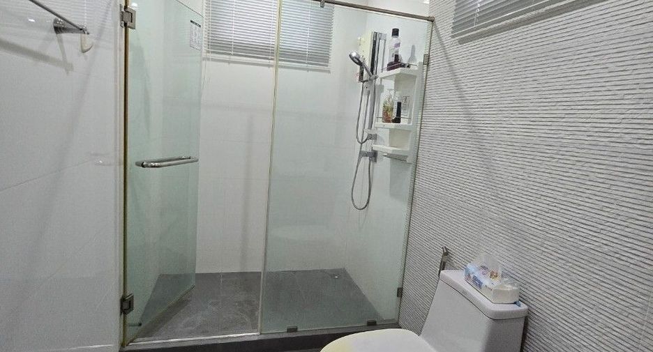 For sale 5 bedrooms house in Bang Phli, Samut Prakan