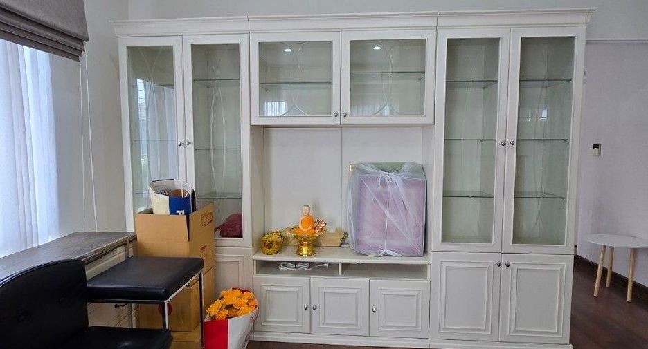 For sale 5 bedrooms house in Bang Phli, Samut Prakan