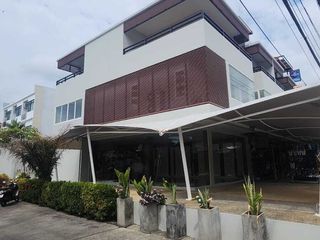 Local comercial en venta de 10 habitaciones en Mueang Phuket, Phuket