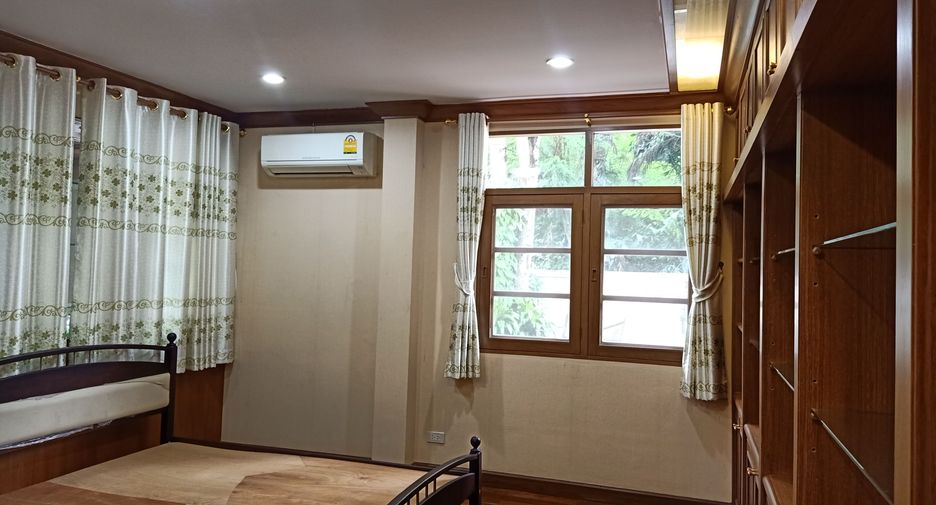 Casa en venta de 7 habitaciones en Chom Thong, Bangkok