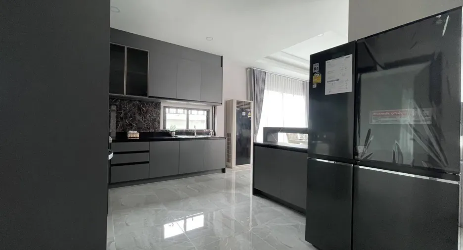 For sale 4 bedrooms villa in Bang Lamung, Chonburi